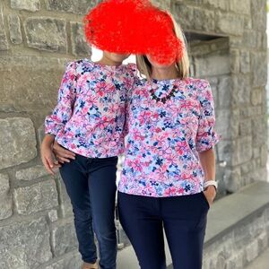 Lilly Pulitzer Girls Cordon Floral crew sweatshirt, size L